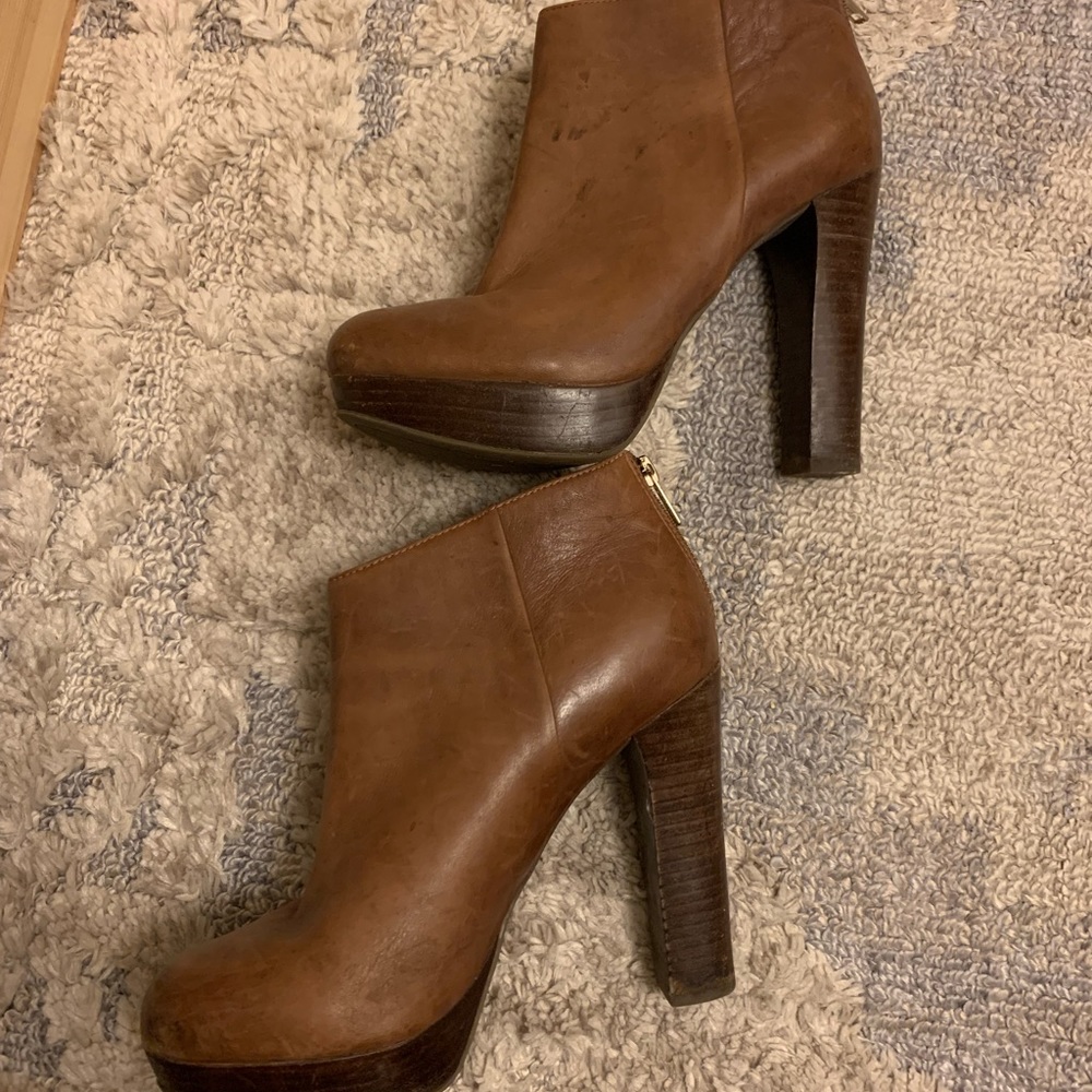Soft Leather Aldo Bootie Heels (8.5/39)